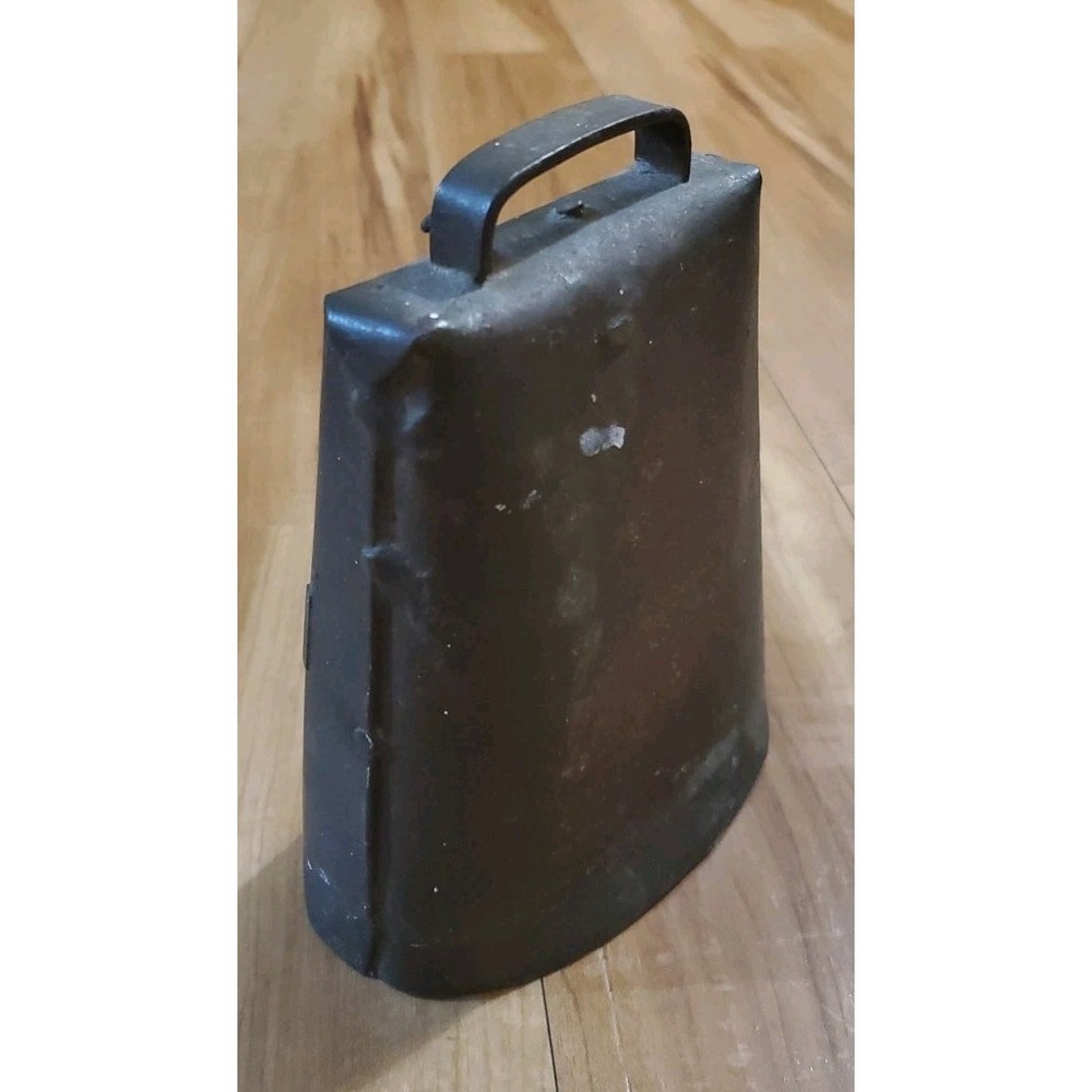 Antique Primitive‎ Riveted Metal Cow Bell Rustic Farmhouse - Picture 5 of 9